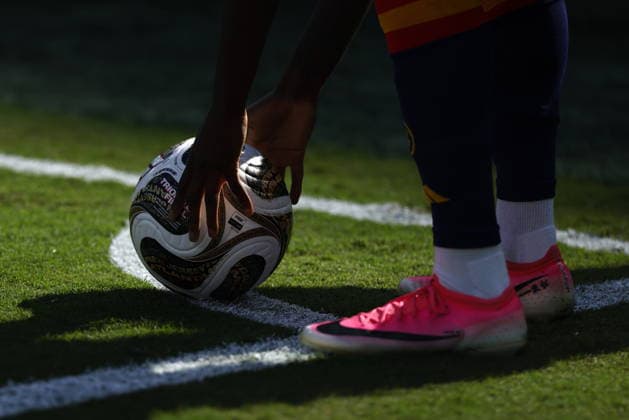 FIFA World Cup, WM, Weltmeisterschaft, Fussball 2026 final - Spain vs Argentina Nico Williams of Spain prepares to take a corner kick during the FIFA World Cup 2026 final match Spain against Argentina, in East Rutherford, New Jersey, USA, 19 July 2026. EAST RUTHERFORD United States  Copyright: xWILLxOLIVERx