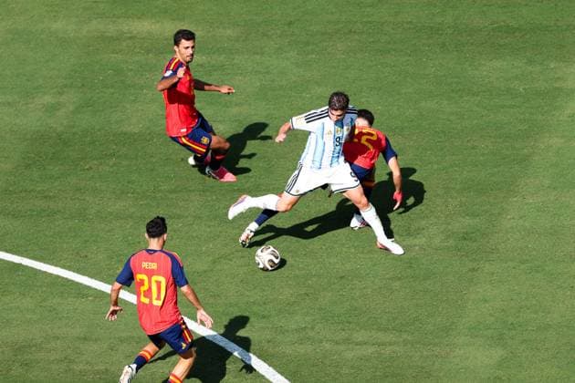 RECORD DATE NOT STATED FIFA World Cup, WM, Weltmeisterschaft, Fussball 2026 - Final - Spain v Argentina Julian Alvarez player of Argentina and Pau Cubarsi player os Spain during the 2026 FIFA World Cup final between Spain and Argentina at New York New Jersey Stadium, in East Rutherford, United States, on Sunday, July 19, 2026.(Foto: Vanessa Carvalho Brazil Photo Press IMAGO) Sports Copyright: xVanessaxCarvalhox