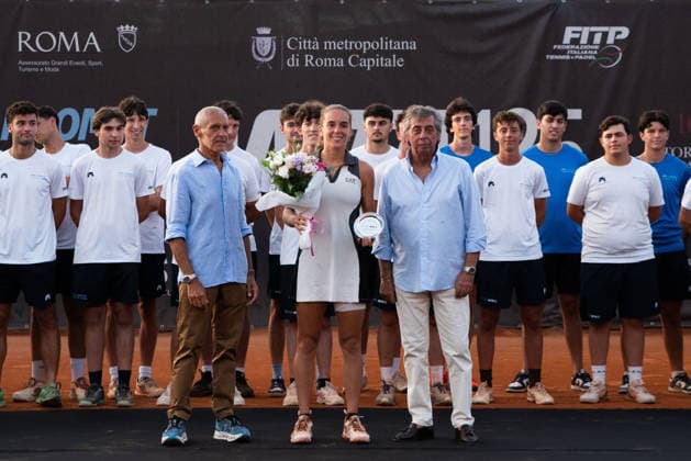 IPA86819895 - Lucia Bronzetti of Italy celebrates during the award ceremony for the singles final of the 2026 ATV BANCOMAT Tennis Open at the Circolo Antico Tiro a Volo in Rome, Italy.  Copyright: xMarioxQuartapelle IPAxSportx xx 86819895