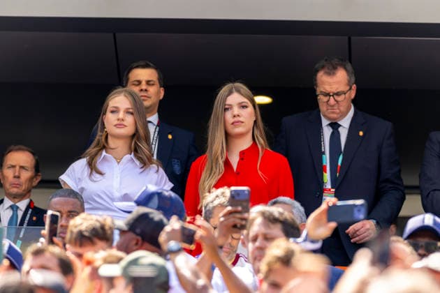 19.07.2026, Fussball Weltmeisterschaft 2026 in den USA, Finale, Spanien - Argentinien, im MetLife Stadium (New York New Jersey (East Rutherford)), Ehrengäste Spaniens Kronprinzessin Leonor und Infantin Sofia. ***FIFA regulations prohibit any use of photographs as image sequences and or quasi-video. EDITORIAL USE ONLY*** *** July 19, 2026, 2026 FIFA World Cup in the U.S., Final, Spain vs. Argentina, at MetLife Stadium in East Rutherford, New York, New Jersey; Spain’s guests of honor: Crown Princess Leonor and Infanta Sofia ***FIFA regulations prohibit any use of photographs as image sequences and or quasi-video. EDITORIAL USE ONLY***