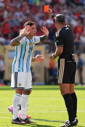 Enzo Fernandez of Argentina is sent off by referee Slavko Vincic Spain v Argentina, 2026 FIFA World Cup, WM, Weltmeisterschaft, Fussball Final, Football, New York New Jersey Stadium, East Rutherford, New Jersey, USA - 19 Jul 2026East Rutherford New York New Jersey Stadium New Jersey (NJ) United States of America  Copyright: xIsmaelxAdnan Shutterstockx 16998023eh