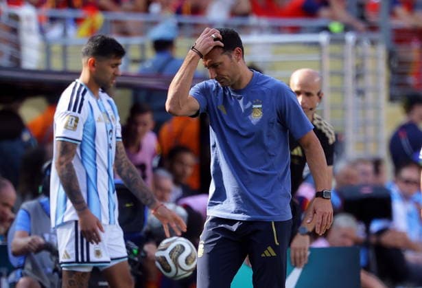 FIFA World Cup, WM, Weltmeisterschaft, Fussball 2026 final - Spain vs Argentina Argentina s head coach Lionel Scaloni reacts during the FIFA World Cup 2026 final match Spain against Argentina, in New Jersey, USA, 19 July 2026. EAST RUTHERFORD United States  Copyright: xCHRISTOPHERxNEUNDORFx