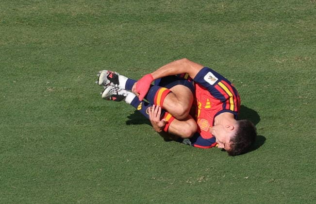 FIFA World Cup, WM, Weltmeisterschaft, Fussball 2026 final - Spain vs Argentina Pau Cubarsi of Spain lies injured on the pitch during the FIFA World Cup 2026 final match Spain against Argentina, in New Jersey, USA, 19 July 2026. EAST RUTHERFORD United States  Copyright: xSARAHxYENESELx