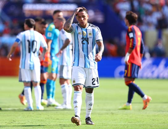 New Jersey, USA, 19th July 2026. Desperation for Enzo Fernandez of Argentina following his red card during the Spain vs Argentina FIFA World Cup, WM, Weltmeisterschaft, Fussball final match at the Metlife Stadium, New Jersey. Picture credit should read: Paul Terry Sportimage EDITORIAL USE ONLY. No use with unauthorised audio, video, data, fixture lists, club league logos or live services. Online in-match use limited to 120 images, no video emulation. No use in betting, games or single club league player publications. SPI_077_PT_Spain_Argentina SPI-4862-0077