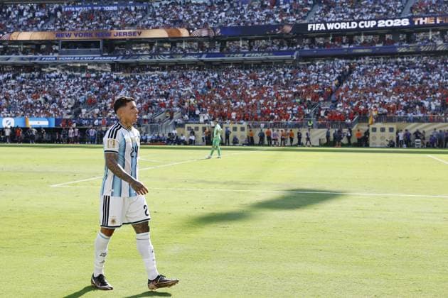 EAST RUTHERFORD, NEW JERSEY - Enzo Fernandez of Argentina leaves the field after receiving a red card during the 2026 FIFA World Cup, WM, Weltmeisterschaft, Fussball final between Spain and Argentina at the New York New Jersey Stadium on July 19, 2026, in East Rutherford, New Jersey, United States. MAURICE VAN STEEN ANP World Cup Soccer 2026 xVIxANPxSportx xMauricexvanxSteenxIVx 563870084 originalFilename: 563870084.jpg