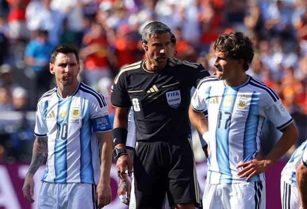 FIFA World Cup, WM, Weltmeisterschaft, Fussball 2026 final - Spain vs Argentina Referee Slavko Vincic during the FIFA World Cup 2026 final match Spain against Argentina, in New Jersey, USA, 19 July 2026. EAST RUTHERFORD United States  Copyright: xCHRISTOPHERxNEUNDORFx