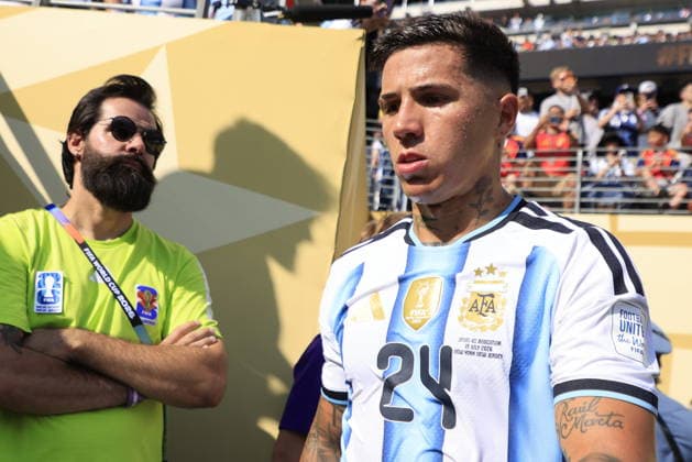 FIFA World Cup, WM, Weltmeisterschaft, Fussball 2026 final - Spain vs Argentina Enzo Fernandez of Argentina leaves the pitch after being sent off during the FIFA World Cup 2026 final match Spain against Argentina, in New Jersey, USA, 19 July 2026. EAST RUTHERFORD United States  Copyright: xSHAWNxTHEWx