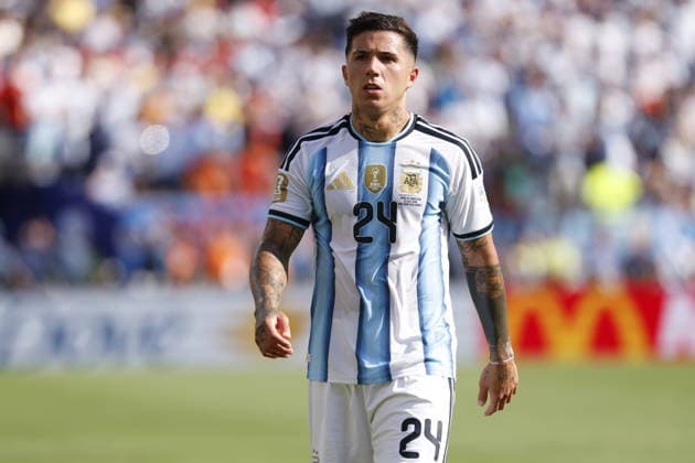 FIFA World Cup, WM, Weltmeisterschaft, Fussball 2026 final - Spain vs Argentina Enzo Fernandez of Argentina leaves the pitch after being sent off during the FIFA World Cup 2026 final match Spain against Argentina, in New Jersey, USA, 19 July 2026. EAST RUTHERFORD United States  Copyright: xSHAWNxTHEWx