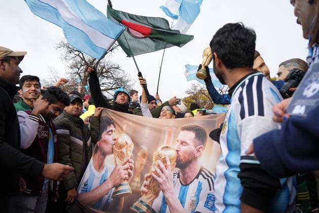 Thousands gather in Buenos Aires to watch FIFA World Cup, WM, Weltmeisterschaft, Fussball Final BUENOS AIRES, ARGENTINA - JULY 19: Argentine football fans wearing national team, Nationalteam jerseys and waving flags watch the live broadcast of the FIFA World Cup final match between Argentina and Spain on a giant screen in Buenos Aires, Argentina on July 19, 2026. Thousands of supporters gathered in public squares, bars, and fan zones across the national capital to cheer for their team in the highly anticipated championship clash. Luciano Gonzalez Anadolu Buenos Aires Argentina. Editorial use only. Please get in touch for any other usage.  Copyright: x2026xAnadoluxLucianoxGonzalezx