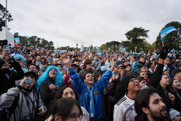 Thousands gather in Buenos Aires to watch FIFA World Cup, WM, Weltmeisterschaft, Fussball Final BUENOS AIRES, ARGENTINA - JULY 19: Argentine football fans wearing national team, Nationalteam jerseys and waving flags watch the live broadcast of the FIFA World Cup final match between Argentina and Spain on a giant screen in Buenos Aires, Argentina on July 19, 2026. Thousands of supporters gathered in public squares, bars, and fan zones across the national capital to cheer for their team in the highly anticipated championship clash. Luciano Gonzalez Anadolu Buenos Aires Argentina. Editorial use only. Please get in touch for any other usage.  Copyright: x2026xAnadoluxLucianoxGonzalezx