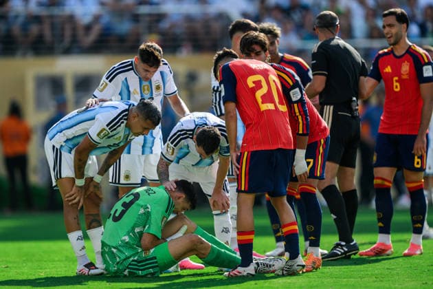 260719 Facundo Medina, goalkeeper Emiliano Martinez and Lionel Messi of Argentina during the FIFA World Cup, WM, Weltmeisterschaft, Fussball 2026 final football match between Spain and Argentina on July 19, 2026 in East Rutherford, New Jersey. Photo: Joel Marklund BILDBYRAN kod JM JM0829 bbeng fotboll football soccer fotball vm fotbolls-vm fotball-vm fotbolls-vm 2026 fifa world cup 2026 final *** July 19, 2026: Facundo Medina, goalkeeper Emiliano Martinez, and Lionel Messi of Argentina during the 2026 FIFA World Cup final soccer match between Spain and Argentina on July 19, 2026 in East Rutherford, New Jersey. Photo by Joel Marklund. BILDBYRAN code JM JM0829 bbeng soccer football soccer World Cup soccer World Cup 2026 FIFA World Cup 2026 final  Copyright: JOELxMARKLUND BB260719JM086
