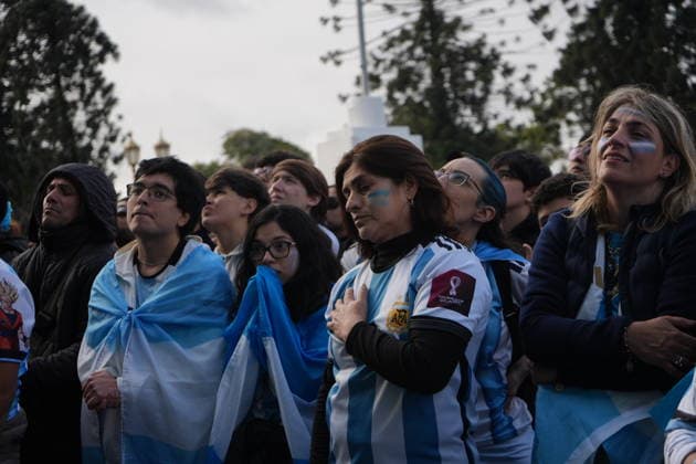Thousands gather in Buenos Aires to watch FIFA World Cup, WM, Weltmeisterschaft, Fussball Final BUENOS AIRES, ARGENTINA - JULY 19: Argentine football fans wearing national team, Nationalteam jerseys and waving flags watch the live broadcast of the FIFA World Cup final match between Argentina and Spain on a giant screen in Buenos Aires, Argentina on July 19, 2026. Thousands of supporters gathered in public squares, bars, and fan zones across the national capital to cheer for their team in the highly anticipated championship clash. Luciano Gonzalez Anadolu Buenos Aires Argentina. Editorial use only. Please get in touch for any other usage.  Copyright: x2026xAnadoluxLucianoxGonzalezx