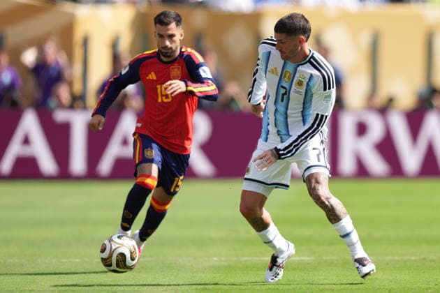 2026-07-19 Spain v Argentina - Final - FIFA World Cup, WM, Weltmeisterschaft, Fussball 2026 EAST RUTHERFORD, UNITED STATES - JULY 19: Alex Baena of Spain, Rodrigo De Paul of Argentina during the Final - FIFA World Cup 2026 match between Spain and Argentina at New York New Jersey Stadium on July 19, 2026 in East Rutherford, New Jersey. (Photo by Pablo Morano BSR Agency) East Rutherford United States Content not available for redistribution in The Netherlands directly or indirectly through any third parties. Copyright: xBSRxAgencyx