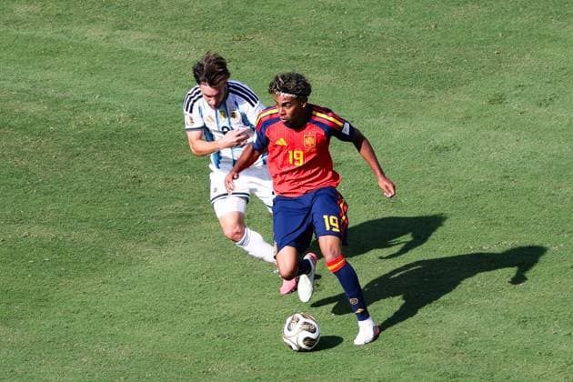 RECORD DATE NOT STATED FIFA World Cup, WM, Weltmeisterschaft, Fussball 2026 - Final - Spain v Argentina Lamine Yamal player of Spain and Nicolas Tagliafico player of Argentina during the 2026 FIFA World Cup final between Spain and Argentina at New York New Jersey Stadium, in East Rutherford, United States, on Sunday, July 19, 2026.(Foto: Vanessa Carvalho Brazil Photo Press IMAGO) Sports Copyright: xVanessaxCarvalhox