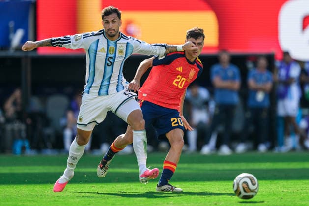 260719 Leandro Paredes of Argentina and Pedri of Spain during the FIFA World Cup, WM, Weltmeisterschaft, Fussball 2026 final football match between Spain and Argentina on July 19, 2026 in East Rutherford, New Jersey. Photo: Joel Marklund BILDBYRAN kod JM JM0829 bbeng fotboll football soccer fotball vm fotbolls-vm fotball-vm fotbolls-vm 2026 fifa world cup 2026 final *** July 19, 2026: Leandro Paredes of Argentina and Pedri of Spain during the 2026 FIFA World Cup final soccer match between Spain and Argentina on July 19, 2026 in East Rutherford, New Jersey. Photo by Joel Marklund. BILDBYRAN code JM JM0829 bbeng soccer football soccer World Cup soccer World Cup 2026 FIFA World Cup 2026 final  Copyright: JOELxMARKLUND BB260719JM091