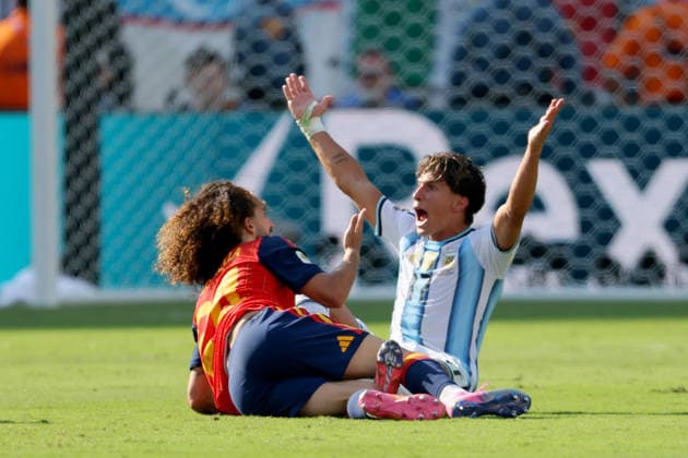 Spain v Argentina: Final - FIFA World Cup, WM, Weltmeisterschaft, Fussball 2026 Giuliano Simeone of Argentina and Marc Cucurella of Spain challenge during the FIFA World Cup 2026 Final match between Spain and Argentina at New York New Jersey Stadium on July 19, 2026 in East Rutherford, United States. East Rutherford New York New Jersey Stadium NJ United States Copyright: xAllstarxPicturexLibraryxLtdx