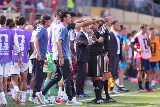 Spain v Argentina: Final - FIFA World Cup, WM, Weltmeisterschaft, Fussball 2026 Lionel Scaloni, head coach of Argentina, reacts during the FIFA World Cup 2026 Final match between Spain and Argentina at New York New Jersey Stadium on July 19, 2026 in East Rutherford, United States. East Rutherford NJ United States  Copyright: xJosexBretonx originalFilename:bretonhernandez-spainvar260719_npY72.jpg