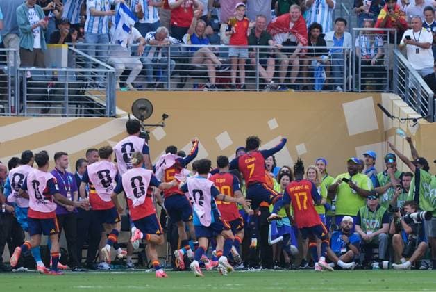 Ferran Torres of Spain celebrates their goal to make it 1-0 Spain v Argentina, 2026 FIFA World Cup, WM, Weltmeisterschaft, Fussball Final, Football, New York New Jersey Stadium, East Rutherford, New Jersey, USA - 19 Jul 2026East Rutherford New York New Jersey Stadium New Jersey (NJ) United States of America  Copyright: xIsmaelxAdnan Shutterstockx 16998023ff