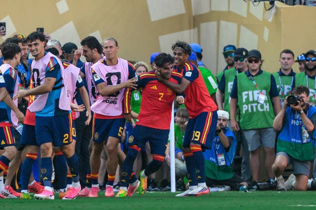 260719 Ferran Torres and Lamine Yamal of Spain celebrate after 1-0 during the FIFA World Cup, WM, Weltmeisterschaft, Fussball 2026 final football match between Spain and Argentina on July 19, 2026 in East Rutherford, New Jersey. Photo: Joel Marklund BILDBYRAN kod JM JM0829 bbeng fotboll football soccer fotball vm fotbolls-vm fotball-vm fotbolls-vm 2026 fifa world cup 2026 final jubel *** July 19, 2026: Ferran Torres and Lamine Yamal of Spain celebrate after scoring the 1-0 goal during the 2026 FIFA World Cup final soccer match between Spain and Argentina on July 19, 2026 in East Rutherford, New Jersey. Photo by Joel Marklund. BILDBYRAN code JM JM0829 bbeng soccer football soccer World Cup soccer World Cup 2026 FIFA World Cup 2026 final celebration  Copyright: JOELxMARKLUND BB260719JM097