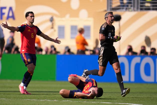 July 19, 2026, East Rutherford, New Jersey, United States: Pau Cubarsi of Spain hurts during the FIFA World Cup, WM, Weltmeisterschaft, Fussball 2026 Final match between Spain and Argentina at New York New Jersey Stadium on July 19, 2026 in East Rutherford, United States. East Rutherford United States - ZUMAa181 20260719_zaa_a181_081 Copyright: xJosexBretonx