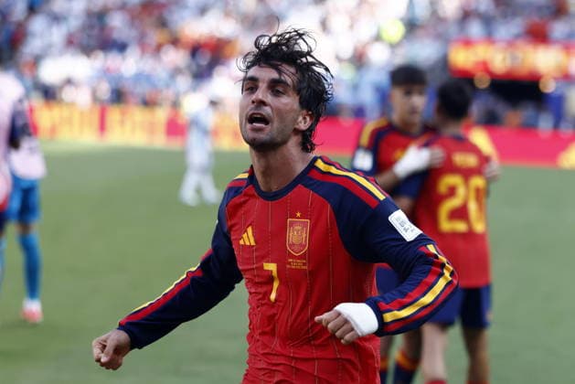 FIFA World Cup, WM, Weltmeisterschaft, Fussball 2026 final - Spain vs Argentina Ferran Torres of Spain celebrates scoring the 1-0 goal during the FIFA World Cup 2026 final match Spain against Argentina, in East Rutherford, New Jersey, USA, 19 July 2026. EAST RUTHERFORD United States  Copyright: xWILLxOLIVERx