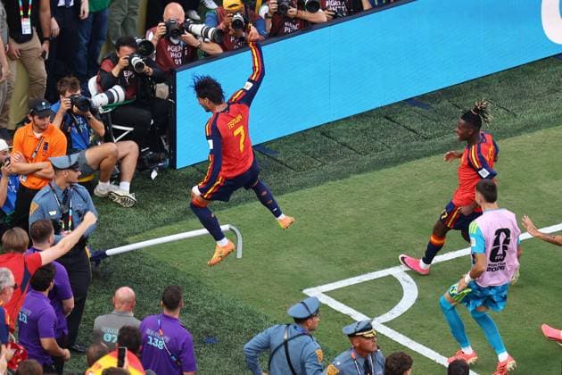 Ferran Torres celebrates scoring for Spain Spain v Argentina, 2026 FIFA World Cup, WM, Weltmeisterschaft, Fussball Final, Football, New York New Jersey Stadium, East Rutherford, New Jersey, USA - 19 Jul 2026East Rutherford New York New Jersey Stadium New Jersey (NJ) United States of America  Copyright: xMichaelxZemanek Shutterstockx 16995475cp