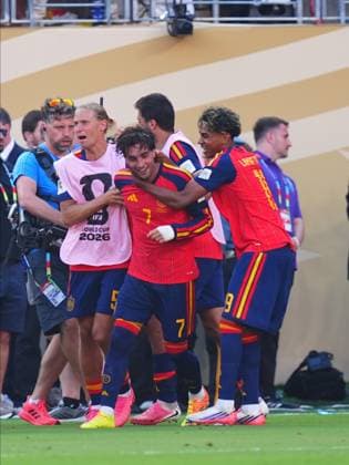 Spain v Argentina - FIFA World Cup, WM, Weltmeisterschaft, Fussball 2026 - Final EAST RUTHERFORD, NEW JERSEY - JULY 19: Ferran Torres (7) of Spain celebrates with teammates after scoring his team s first goal during the FIFA World Cup 2026 Final match between Spain and Argentina at New York New Jersey Stadium in East Rutherford, New Jersey, USA on July 19, 2026. Evrim Aydin Anadolu New Jersey United States. Editorial use only. Please get in touch for any other usage.  Copyright: x2026xAnadoluxEvrimxAydinx