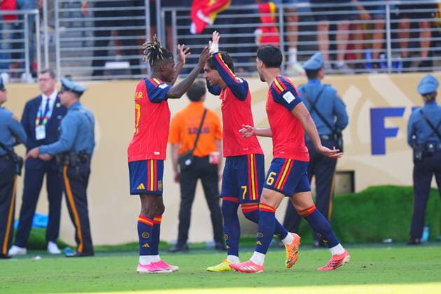 Spain v Argentina - FIFA World Cup, WM, Weltmeisterschaft, Fussball 2026 - Final EAST RUTHERFORD, NEW JERSEY - JULY 19: Ferran Torres (7) of Spain celebrates with teammates after scoring his team s first goal during the FIFA World Cup 2026 Final match between Spain and Argentina at New York New Jersey Stadium in East Rutherford, New Jersey, USA on July 19, 2026. Evrim Aydin Anadolu New Jersey United States. Editorial use only. Please get in touch for any other usage.  Copyright: x2026xAnadoluxEvrimxAydinx