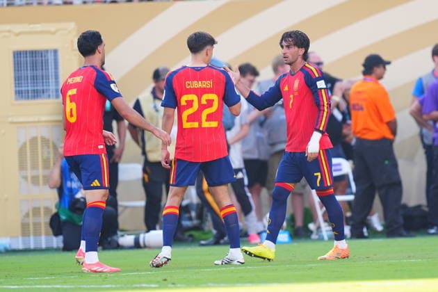 Spain v Argentina - FIFA World Cup, WM, Weltmeisterschaft, Fussball 2026 - Final EAST RUTHERFORD, NEW JERSEY - JULY 19: Ferran Torres (7) of Spain celebrates with teammates after scoring his team s first goal during the FIFA World Cup 2026 Final match between Spain and Argentina at New York New Jersey Stadium in East Rutherford, New Jersey, USA on July 19, 2026. Evrim Aydin Anadolu New Jersey United States. Editorial use only. Please get in touch for any other usage.  Copyright: x2026xAnadoluxEvrimxAydinx