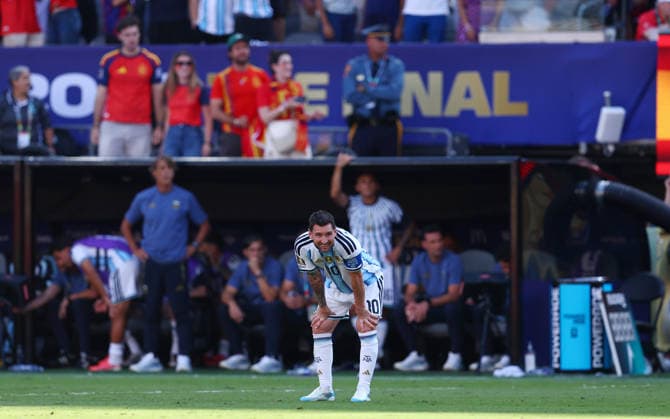 New Jersey, USA, 19th July 2026. Lionel Messi of Argentina reacts following the Spain goal during the Spain vs Argentina FIFA World Cup, WM, Weltmeisterschaft, Fussball final match at the Metlife Stadium, New Jersey. Picture credit should read: Paul Terry Sportimage EDITORIAL USE ONLY. No use with unauthorised audio, video, data, fixture lists, club league logos or live services. Online in-match use limited to 120 images, no video emulation. No use in betting, games or single club league player publications. SPI_090_PT_Spain_Argentina SPI-4862-0089