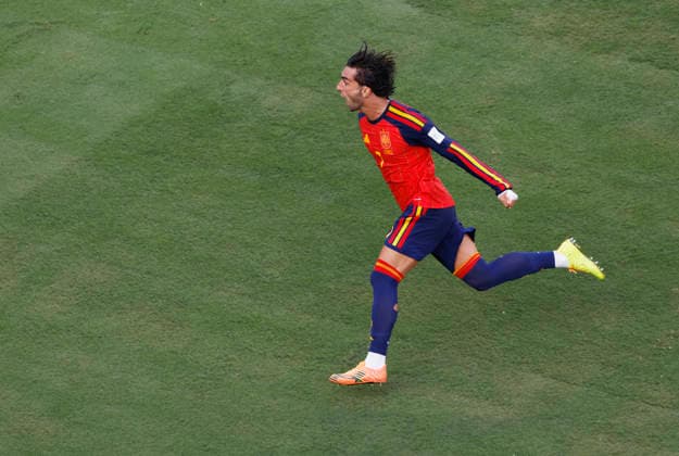 Spain s Ferran Torres celebrates after scoring a goal against Argentina in extra time to give Spain a 1-0 lead in the FIFA World Cup, WM, Weltmeisterschaft, Fussball final match at New York New Jersey Stadium in East Rutherford, New Jersey, on Sunday, June 19, 2026. Spain won the match 1-0.  NYP20260719985 CHRISTIANxBRUNSKILL