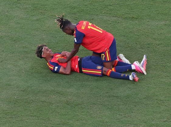 FIFA World Cup, WM, Weltmeisterschaft, Fussball 2026 final - Spain vs Argentina Nico Williams (top) and Lamine Yamal of Spain celebrate after winning the FIFA World Cup 2026 final match Spain against Argentina, in New Jersey, USA, 19 July 2026. EAST RUTHERFORD United States  Copyright: xSARAHxYENESELx