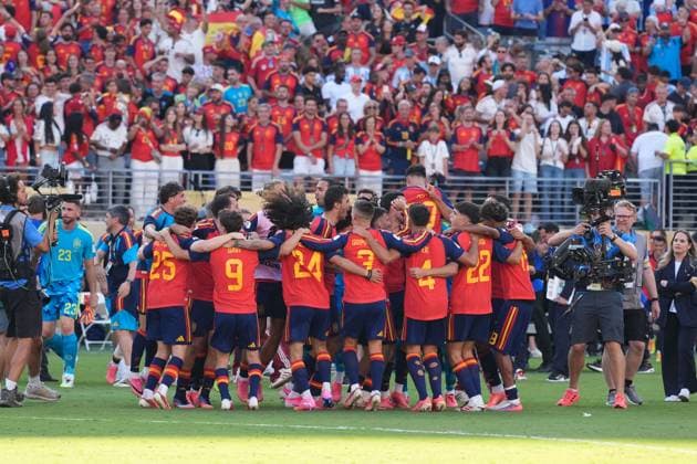Spain celebrate after the full time whistle Spain v Argentina, 2026 FIFA World Cup, WM, Weltmeisterschaft, Fussball Final, Football, New York New Jersey Stadium, East Rutherford, New Jersey, USA - 19 Jul 2026East Rutherford New York New Jersey Stadium New Jersey (NJ) United States of America  Copyright: xIsmaelxAdnan Shutterstockx 16998023fy