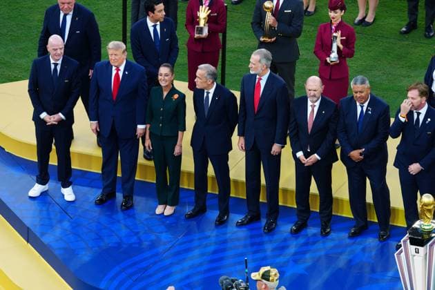 FIFA President Gianni Infantino and US President Donald Trump prepare to present the trophy Spain v Argentina, 2026 FIFA World Cup, WM, Weltmeisterschaft, Fussball Final, Football, New York New Jersey Stadium, East Rutherford, New Jersey, USA - 19 Jul 2026East Rutherford New York New Jersey Stadium New Jersey (NJ) United States of America  Copyright: xJavierxGarcia Shutterstockx 16995474et