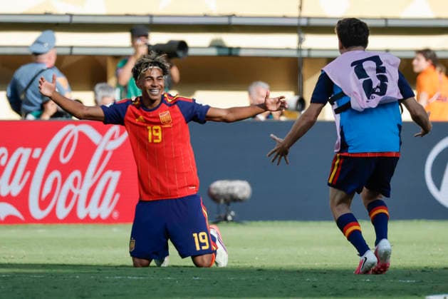 Lamine Yamal (L) of Spain celebrates after winning the FIFA World Cup, WM, Weltmeisterschaft, Fussball 2026 against Argentina at MetLife stadium in East Rutherford, NJ, USA, 19 July 2026. FIFA World Cup 2026 - Spain vs. Argentina !ACHTUNG: NUR REDAKTIONELLE NUTZUNG!  Copyright: xLAVANDEIRAxJRx GR1005 20260719-55020940739_1