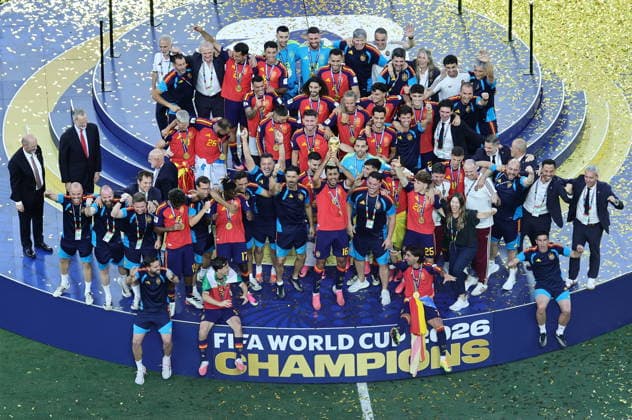FIFA World Cup, WM, Weltmeisterschaft, Fussball 2026 final - Spain vs Argentina Spain captain Rodri lifts the tropy as the team celebrate victory in the FIFA World Cup 2026 final match Spain against Argentina, in New Jersey, USA, 19 July 2026. Spain won 1-0. EAST RUTHERFORD United States  Copyright: xRONALDxWITTEKx