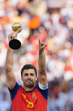 Rodri of Spain with the player of the tournament award Spain v Argentina, 2026 FIFA World Cup, WM, Weltmeisterschaft, Fussball Final, Football, New York New Jersey Stadium, East Rutherford, New Jersey, USA - 19 Jul 2026East Rutherford New York New Jersey Stadium New Jersey (NJ) United States of America  Copyright: xIsmaelxAdnan Shutterstockx 16998023gs