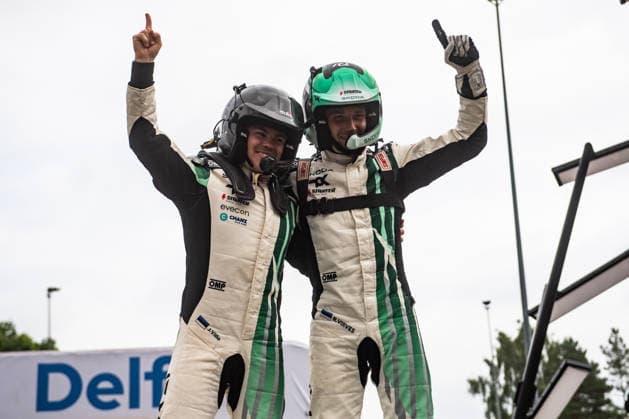 FIA WRC, Motorsport Rallye, WM Delfi Rally Estonia 2026 Robert Virves and co-driver Jakko Viilo of Team Toksport WRT 2 celebrate on the podium in a Skoda Fabia RS Rally2 WRC2 car during the FIA World Rally Championship WRC Delfi Rally Estonia 2026 in Tartu, Estonia. Tartu Estonia  Copyright: xLucaxBarsalix originalFilename:barsali-wrcdelfi260719_npcIL.jpg