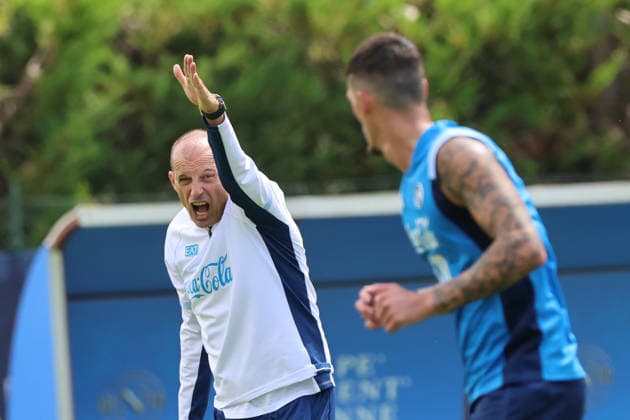 SSC Napoli Training Camp - Day 3 Massimiliano Allegri, coach of Napoli, during a training session on Day of the preseason camp of SSC Napoli at Stadio Carciato in Dimaro Folgarida, Trento, Italy, on July 19, 2025. Dimaro Folgarida Trento Italy  Copyright: xCiroxDexLucax originalFilename:deluca-sscnapol260719_npnHt.jpg