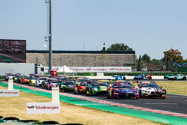 GT World Challenge Europe By AWS - Misano 2026 - Race 2 The start of Race 2 of the fifth round of the GT World Challenge Europe by AWS at the Misano World Circuit - Marco Simoncelli in Misano, Italy, on July 19, 2026. Misano Italy Italy  Copyright: xFabioxPellicciax originalFilename:pelliccia-gtworldc260719_npPBP.jpg