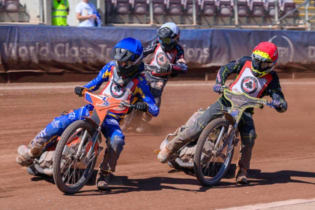 JR Ashworth & Sons Colts Academy - British Youth Championship (125cc) Jordy Loftus in blue leads Ben Whalley in red and Seth Norman in white during the final re-run of the Colts Academy individual event at the National Speedway Stadium in Manchester, United Kingdom. Manchester United Kingdom  Copyright: xMIxNewsx originalFilename:fletcher-jrashwor260719_npWaE.jpg