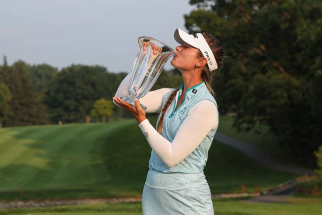 SYLVANIA, OH - JULY 19: Annabelle Pancake-Webb poses for photographs with the winner™s trophy during the awards ceremony following the final round of the LPGA, Golf Damen EPSON Tour - Greater Toledo Classic on July 19, 2026 at Highland Meadows Golf Club in Sylvania, Ohio. (Photo by Scott W. Grau Icon Sportswire) GOLF: JUL 19 LPGA Greater Toledo Classic EDITORIAL USE ONLY Icon26071923