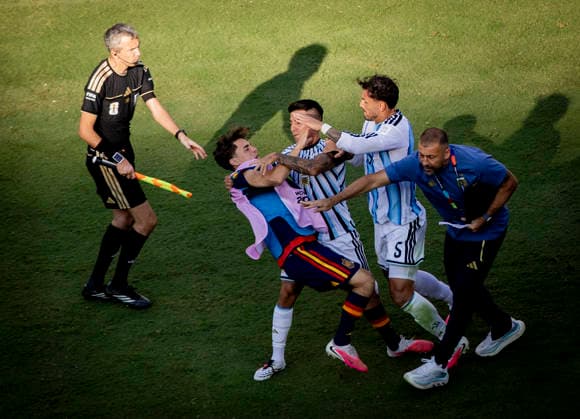 New York, USA 19th Jul 2026. Fight between Gavi (ESP) Thiago Almada (ARG) Leandro Paredes (ARG) Spain - Argentina World Cup Final Spanien - Argentinien 19.07.2026 *** New York, USA, July 19, 2026. Match between Gavi (ESP), Thiago Almada (ARG), and Leandro Paredes (ARG). Spain vs. Argentina, World Cup Final, July 19, 2026