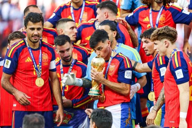 July 19, 2026, East Rutherford, Nj, United States: Spain players celebrate winning the 2026 FIFA World Cup, WM, Weltmeisterschaft, Fussball title at New York New Jersey Stadium, in East Rutherford, United States, on Sunday, July 19, 2026.(Foto: Brazil Photo Press Brazil Photo Press) INTERNATIONAL East Rutherford United States - ZUMAv122 20260719_aap_v122_078 Copyright: xWilliamxVolcovx