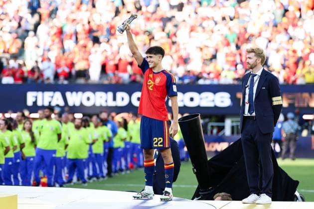 July 19, 2026, East Rutherford, Nj, United States: Pau Cubarsi player os Spain is named the best young player of the 2026 FIFA World Cup, WM, Weltmeisterschaft, Fussball and receives the Young Player Award after Spain s 1Ã¢â‚¬0 victory over Argentina at New York New Jersey Stadium, in East Rutherford, United States, on Sunday, July 19, 2026.(Foto: Brazil Photo Press Brazil Photo Press) INTERNATIONAL East Rutherford United States - ZUMAv122 20260719_aap_v122_093 Copyright: xWilliamxVolcovx