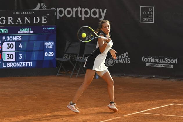 IPA86833595 - Lucia Bronzetti of Italy faces off against Francesca Jones of Great Britain during the final match at the ATV Bancomat Tennis Open WTA, Tennis Damen 125 at the Antico Tiro a Volo Club on July 19, 2026, in Rome, Italy. (Photo by Roberto Bettacchi)  Copyright: xRobertoxBettacchi IPAxSportx xx 86833595