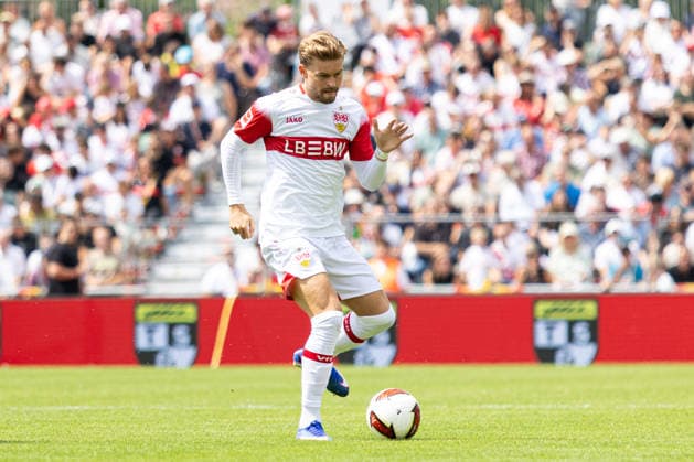 Deutschland: TSG Balingen vs VfB Stuttgart, Testspiel, Saison 2026 27, (Balingen): Maximilian Mittelstädt Maximilian Mittelstaedt, (VfB Stuttgart, 7) am Ball Balingen Bizerba-Arena Baden Württemberg Deutschland *** Germany: TSG Balingen vs. VfB Stuttgart, Friendly Match, 2026–27 Season, Balingen, Maximilian Mittelstädt, VfB Stuttgart, 7 am Ball, Balingen Bizerba Arena, Baden-Württemberg, Germany Copyright: xBenedictxChristx