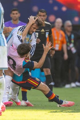 RECORD DATE NOT STATED 19th July 2026; New York New Jersey Stadium, East Rutherford, New Jersey, United States of America; FIFA World Cup, WM, Weltmeisterschaft, Fussball Final Football, Spain versus Argentina; Leandro Paredes of Argentina and Gavi of Spain BobxKupbens