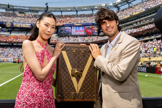 RECORD DATE NOT STATED 19th July 2026; New York New Jersey Stadium, East Rutherford, New Jersey, United States of America; FIFA World Cup, WM, Weltmeisterschaft, Fussball Final Football, Spain versus Argentina; Spanish tennis star Carlos Alcaraz and South Korean model and actress HoYeon Jung with the World Cup trophy BobxKupbens