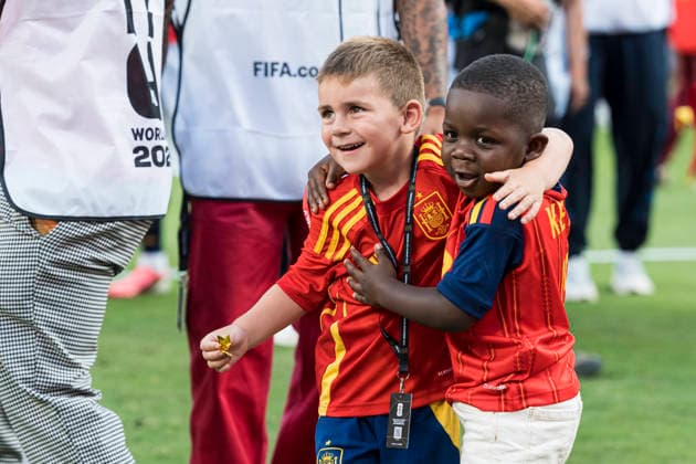 Spain v Argentina: Final - FIFA World Cup, WM, Weltmeisterschaft, Fussball 2026 New Jersey, United States - July 19: Keyne (R), the younger brother of Lamine Yamal of Spain celebrates after the team s victory following the FIFA World Cup 2026 Final match between Spain and Argentina at New York New Jersey Stadium on July 19, 2026 in East Rutherford, United States East Rutherford New York New Jersey Stadium New Jersey United States Copyright: xLatinxSportxImagesx
